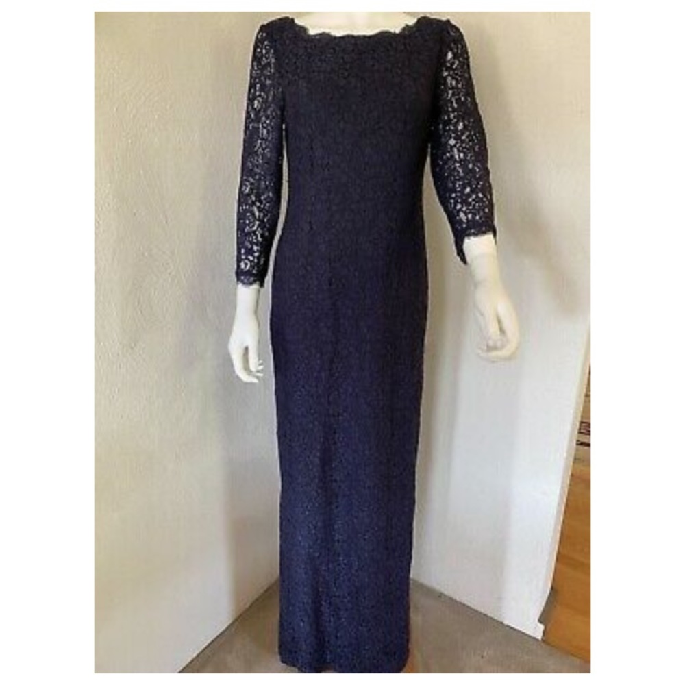 Adriana Papell Long Sleeved Gown
